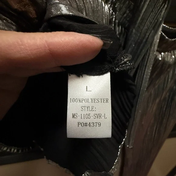 Dressed in Lala Metallic Pleated 2 Piece Set Silver Button Top & Pant Size L NWT - Picture 3 of 5